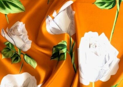 Stretch Satin Orange Weiße Rose